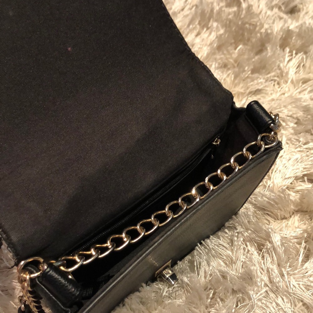 Quilted Black Crossbody - Picture 3 of 3